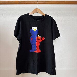 KAWS x Uniqlo Sesame Street Elmo BFF Tee Black Youth 10-12 Rare Graphic
